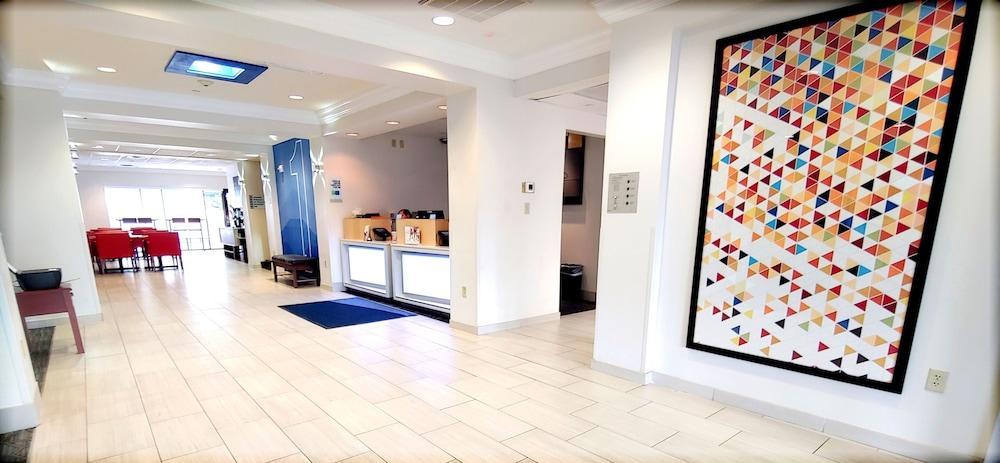 Holiday Inn Express & Suites Clear Spring By Ihg Екстер'єр фото